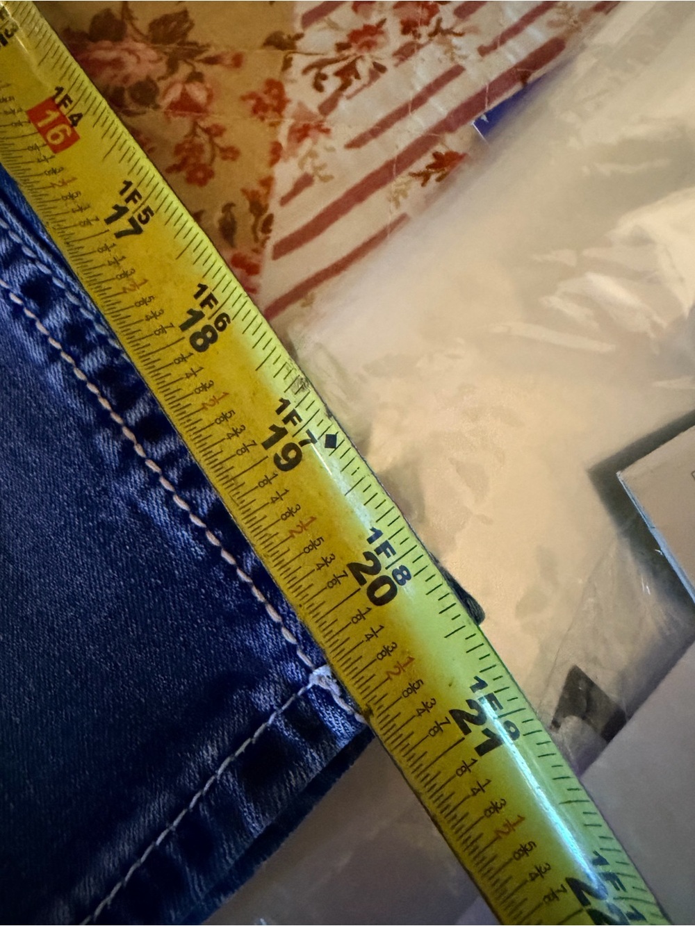 Rock Revival Women’s Size 30 Makin Capri Jeans Embellished Fleur de Lis Y2K - Picture 12 of 12